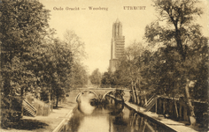 1787 Gezicht op de Oudegracht Tolsteegzijde te Utrecht met op de achtergrond de Weesbrug en de Domtoren.